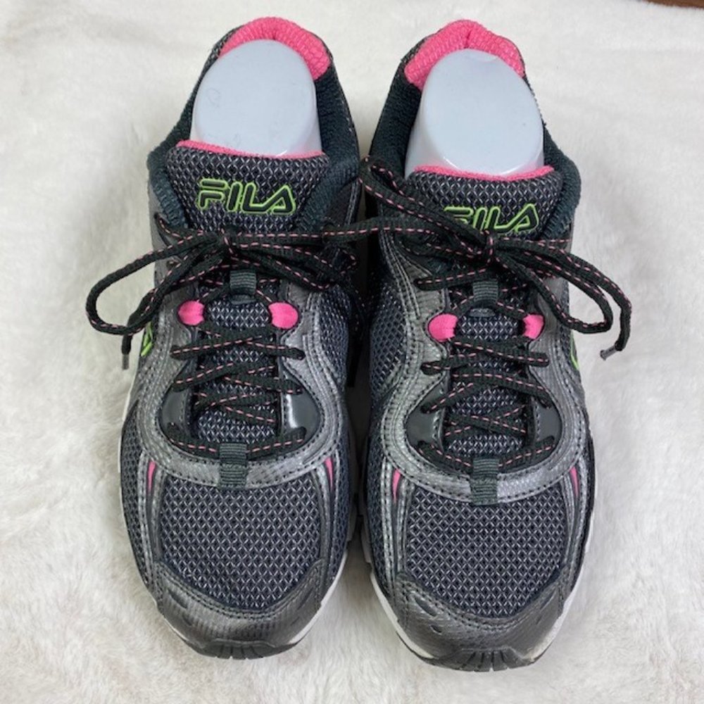 LIKE‎ NEW Fila Women's Silver & Sugarplum Quadrix Running Shoe, size 10 - Picture 2 of 13